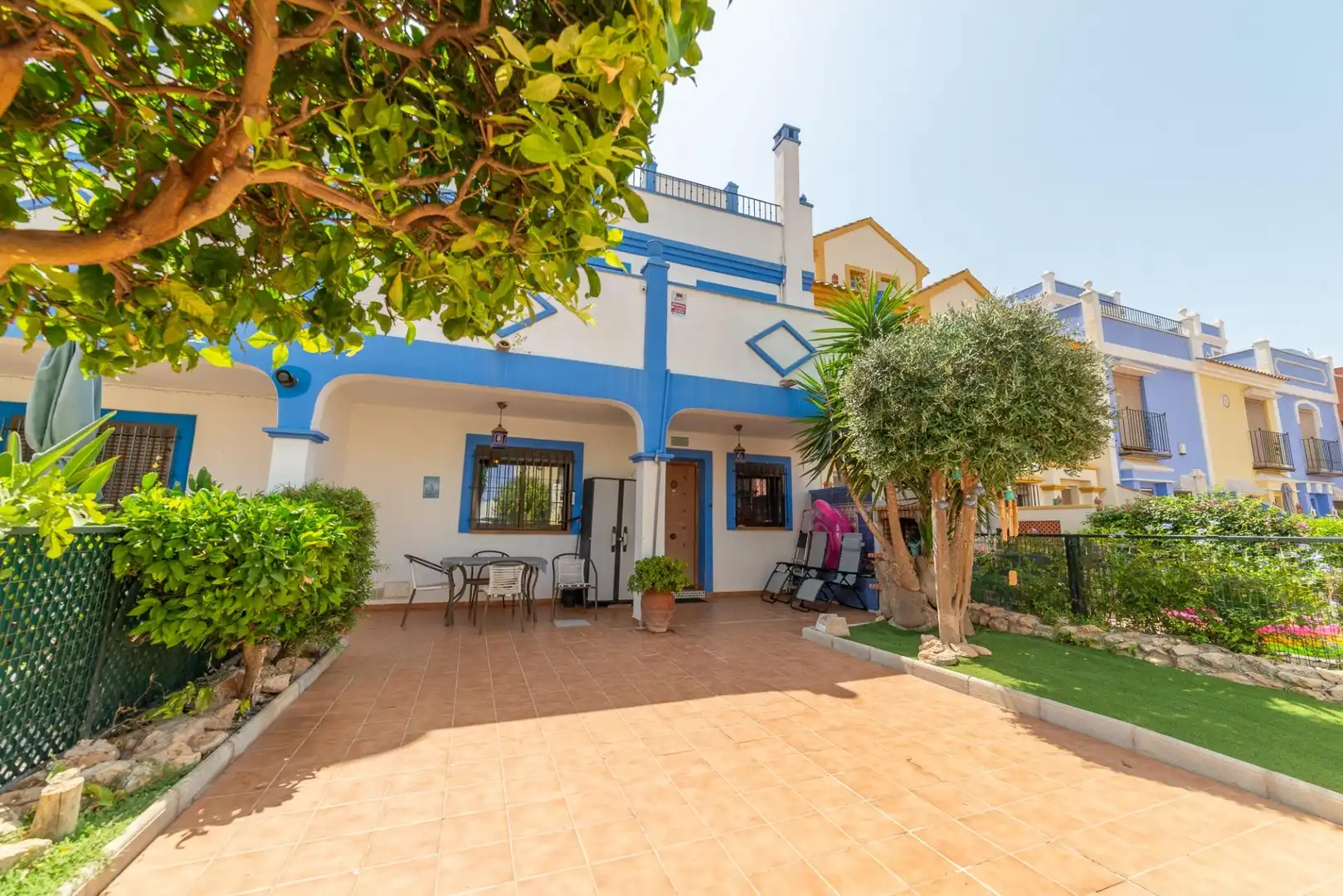 Außenansicht von Einfamilien-Reihenhaus zum Verkauf in San Javier mit Klimaanlage, Heizung und Privatgarten
