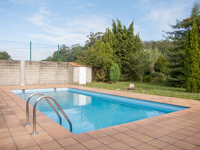 Swimming pool of House or chalet for sale in Boiro  with Heating, Private garden and Terrace