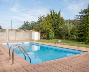 Piscina de Casa o xalet en venda en Boiro amb Calefacció, Jardí privat i Terrassa