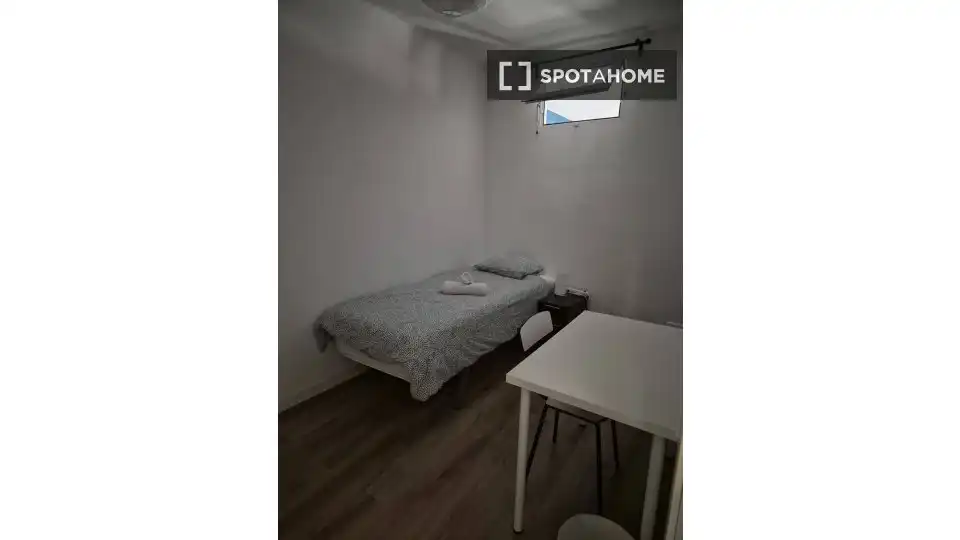 Piso con terraza en alquiler en Les Oliveres, imagen 7