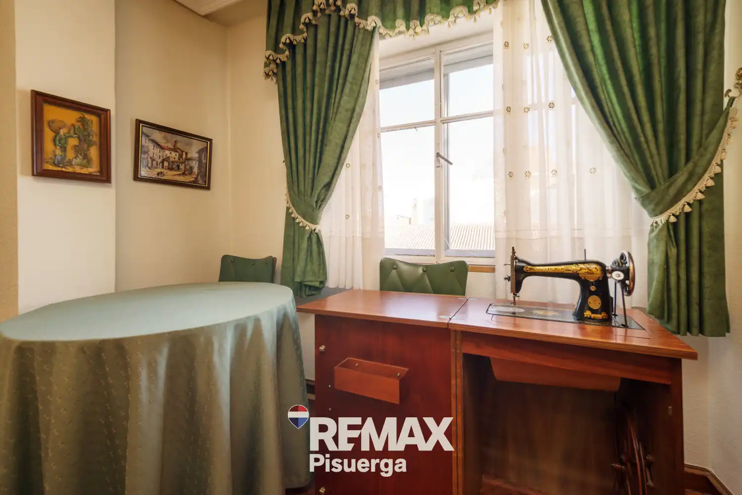 Dormitori de Casa o xalet en venda en Venta de Baños amb Jardí privat, Terrassa i Traster