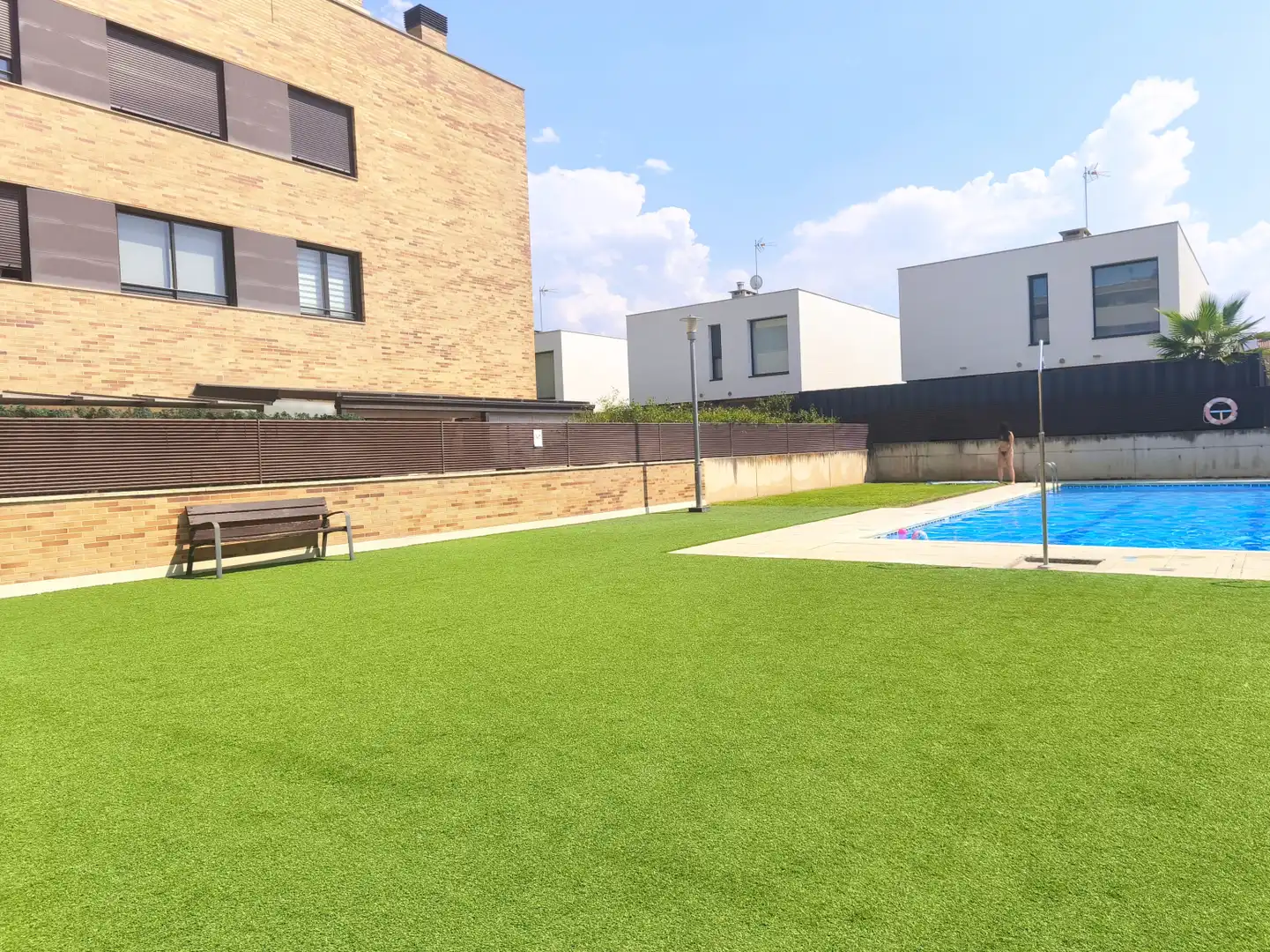Piscina de Piso en venta en Lardero con Calefacción, Jardín privado y Parquet