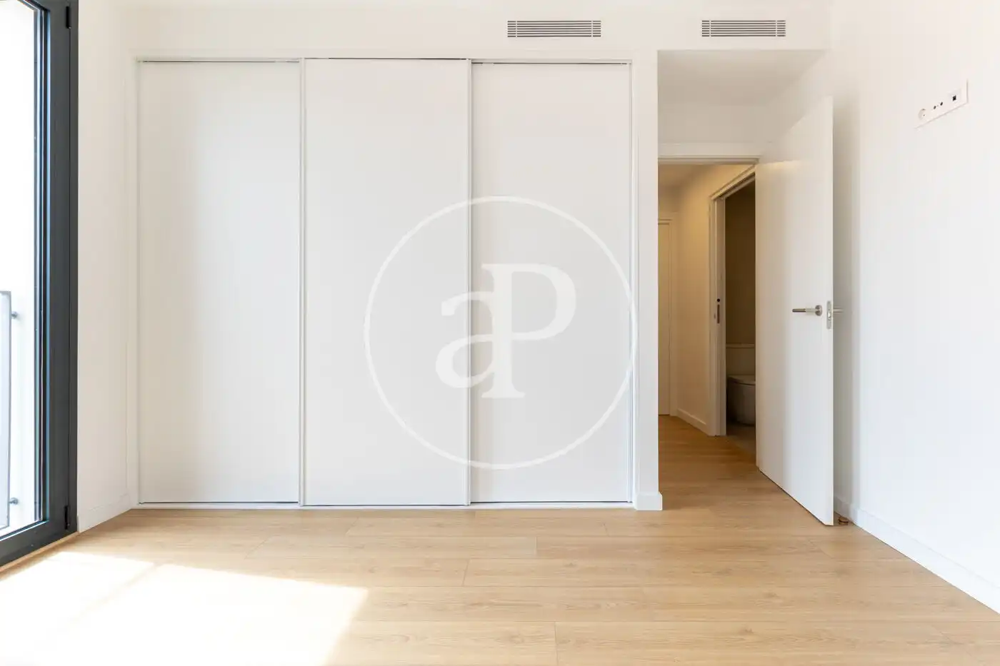 Bedroom of Flat for sale in Sant Cugat del Vallès  with Air Conditioner, Heating and Storage room