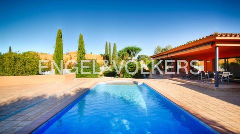 Villa de lujo en una sola planta con piscina, jardín y estudio independiente, imatge 2