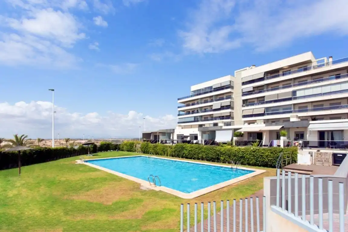 Swimming pool of Apartments for sale in Elche / Elx  with Air Conditioner, Heating and Private garden