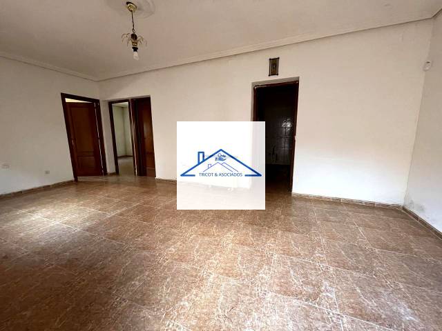 Casa-chalet en Venta en Vicario en Erustes