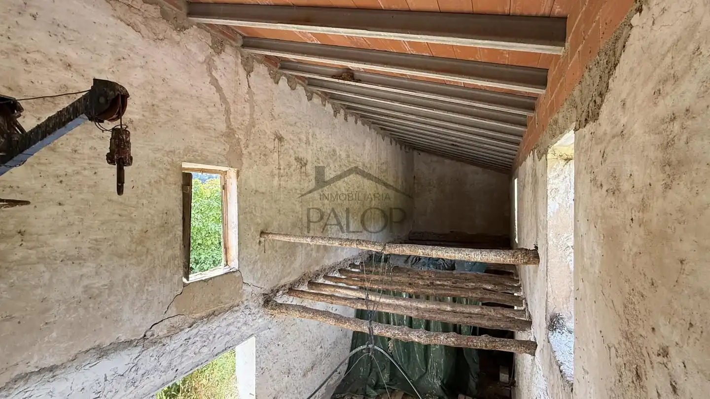 Vista exterior de Finca rústica en venda en Simat de la Valldigna amb Traster