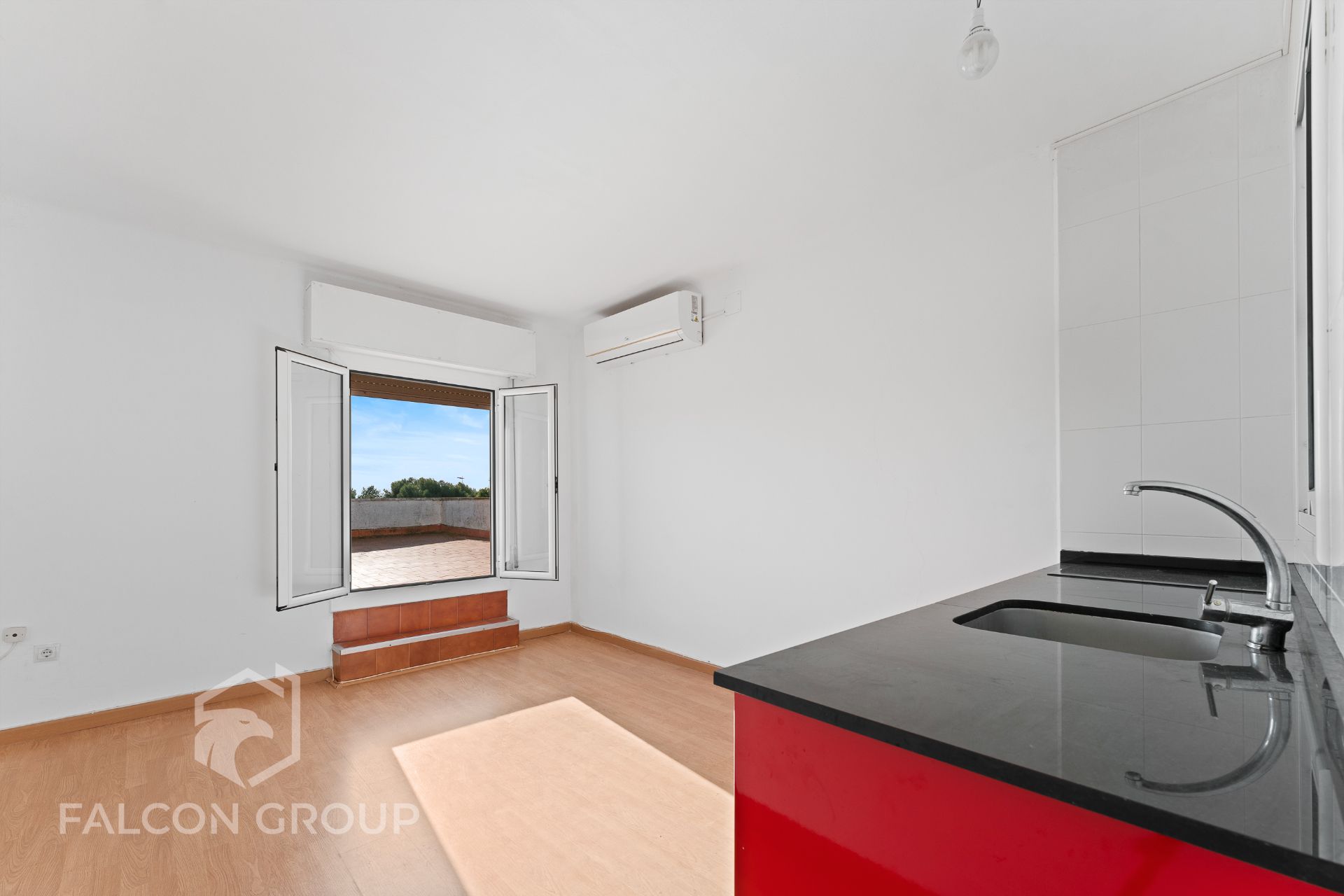 Dormitori de Àtic en venda en Vilanova i la Geltrú amb Aire condicionat i Terrassa