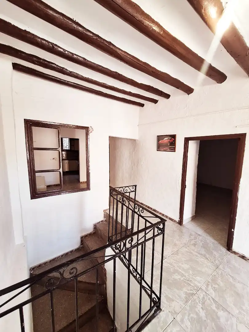 Casa rústica amb terrassa en venda a Calle Iglesia 21, imagen 2