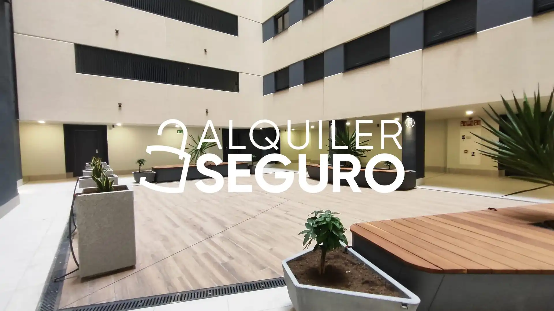 Piso de alquiler en Valencia con Aire acondicionado, Terraza y Trastero