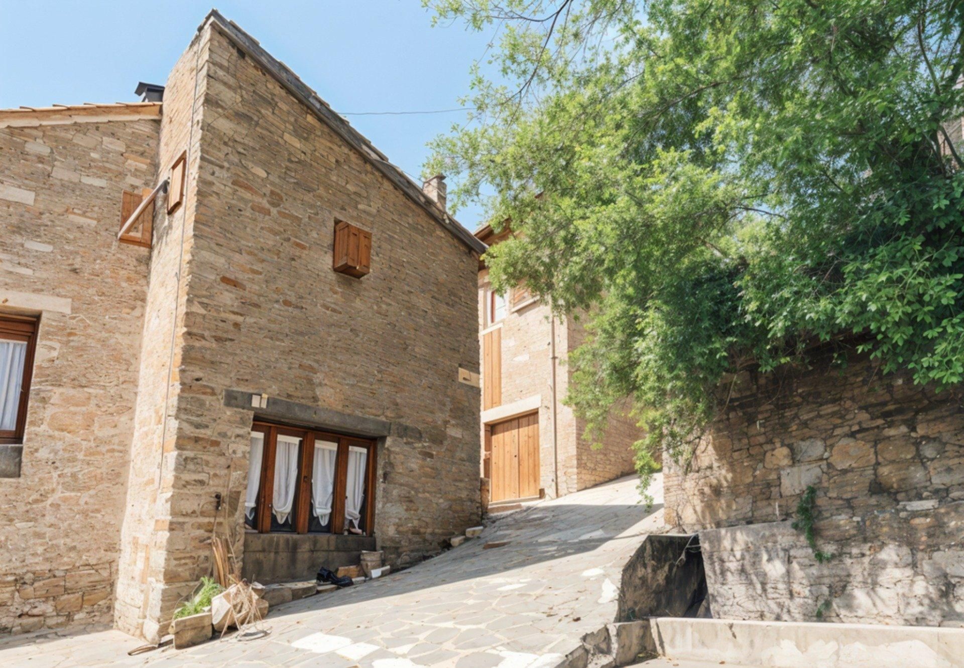 Vista exterior de Finca rústica en venda en Vilallonga de Ter amb Calefacció