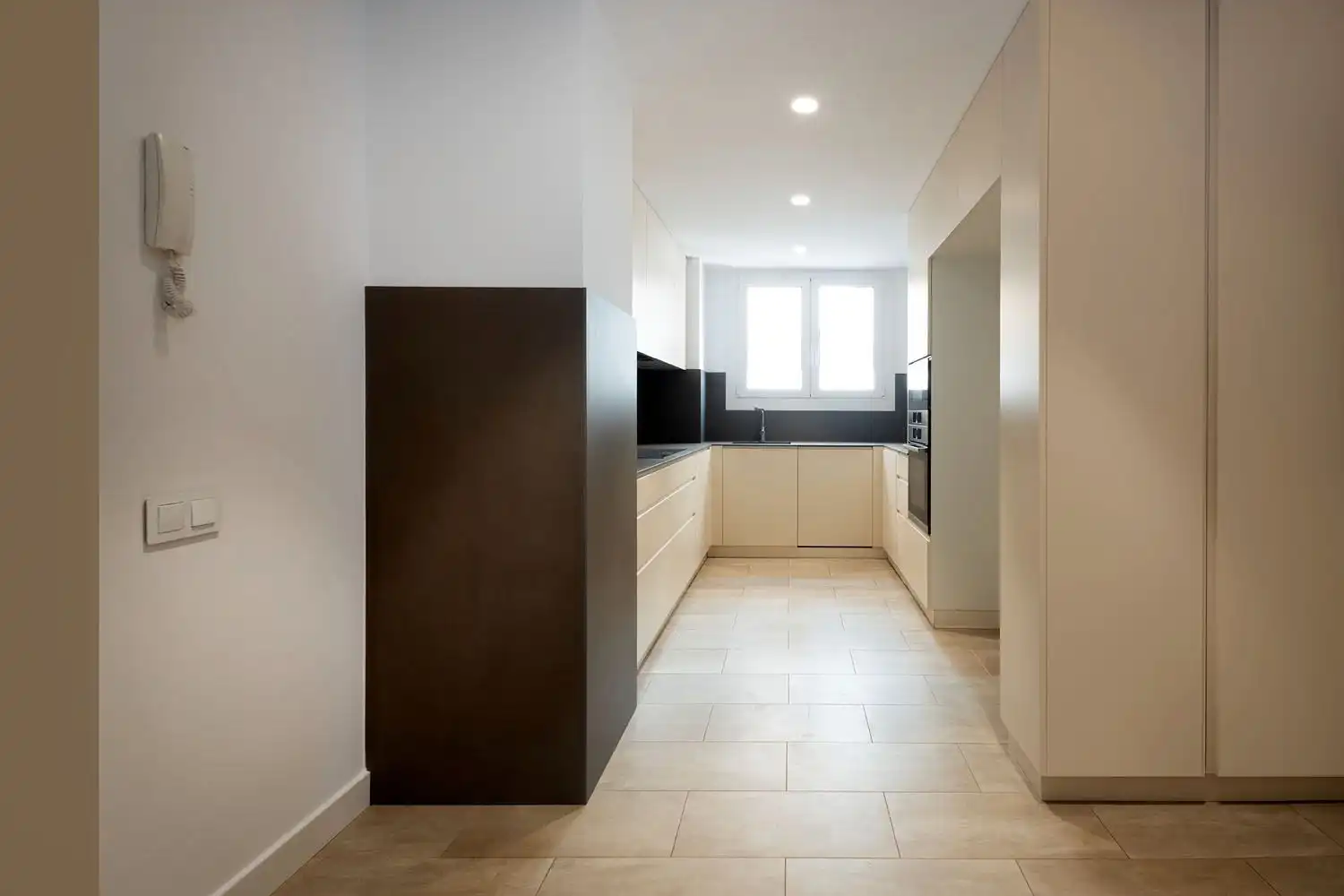 Cuina de Pis de lloguer en Barcelona amb Aire condicionat, Calefacció i Parquet