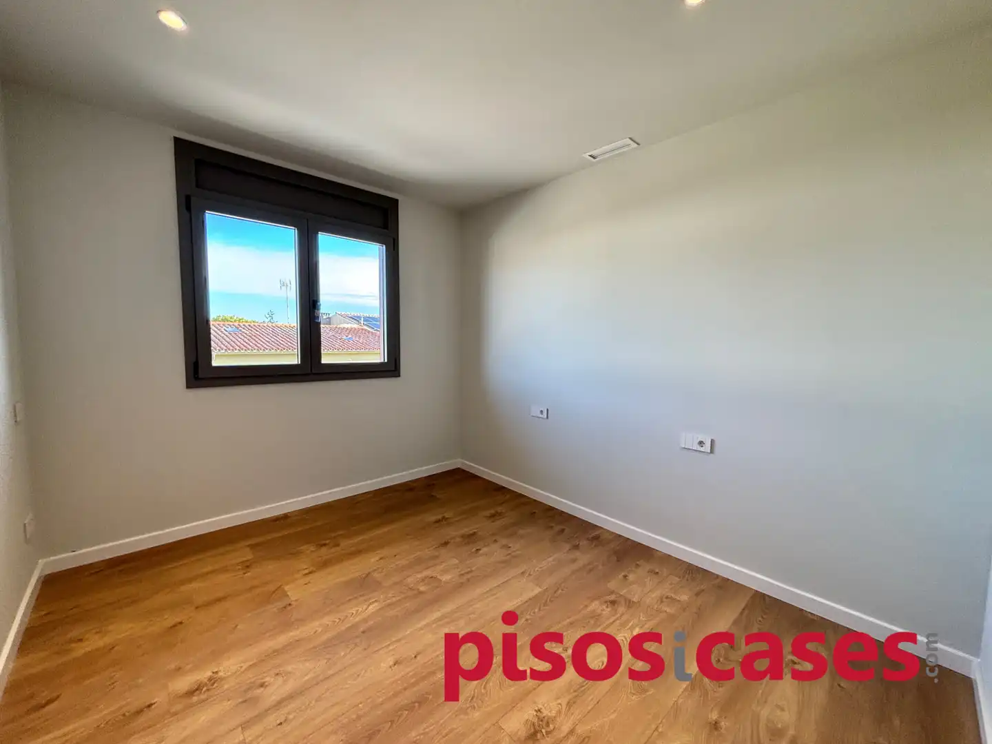 Neubau-Wohnung mit Terrasse zum Verkauf in Carrer Josep Ventura 51, imagen 5