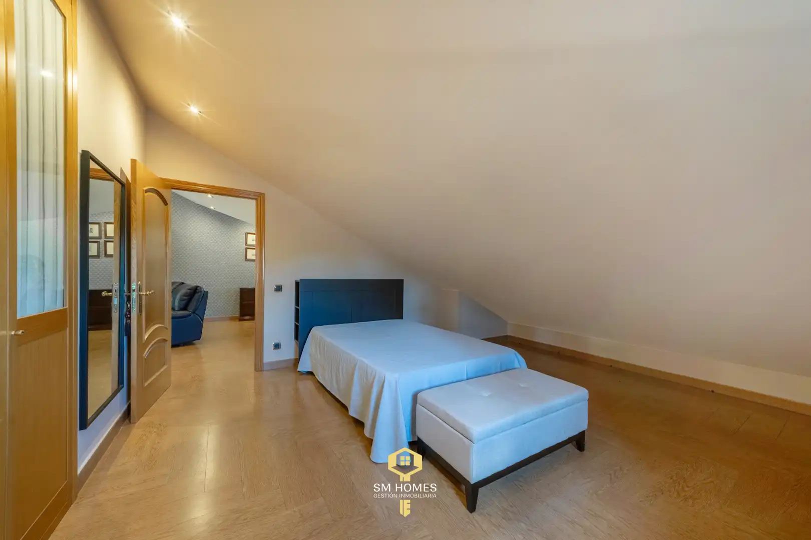 Casa adosada en venta en Coslada con Calefacción, Jardín privado y Terraza