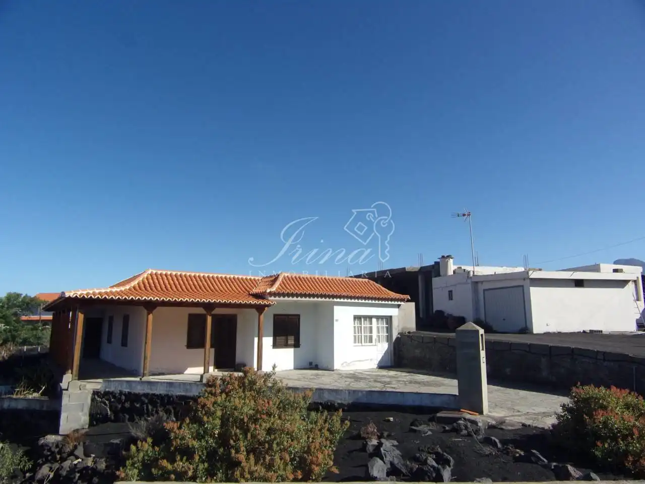 Vista exterior de Casa o xalet en venda en Los Llanos de Aridane amb Jardí privat