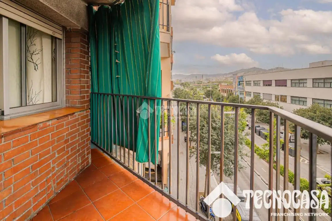 Terrassa de Pis en venda en Santa Coloma de Gramenet amb Aire condicionat, Calefacció i Balcó