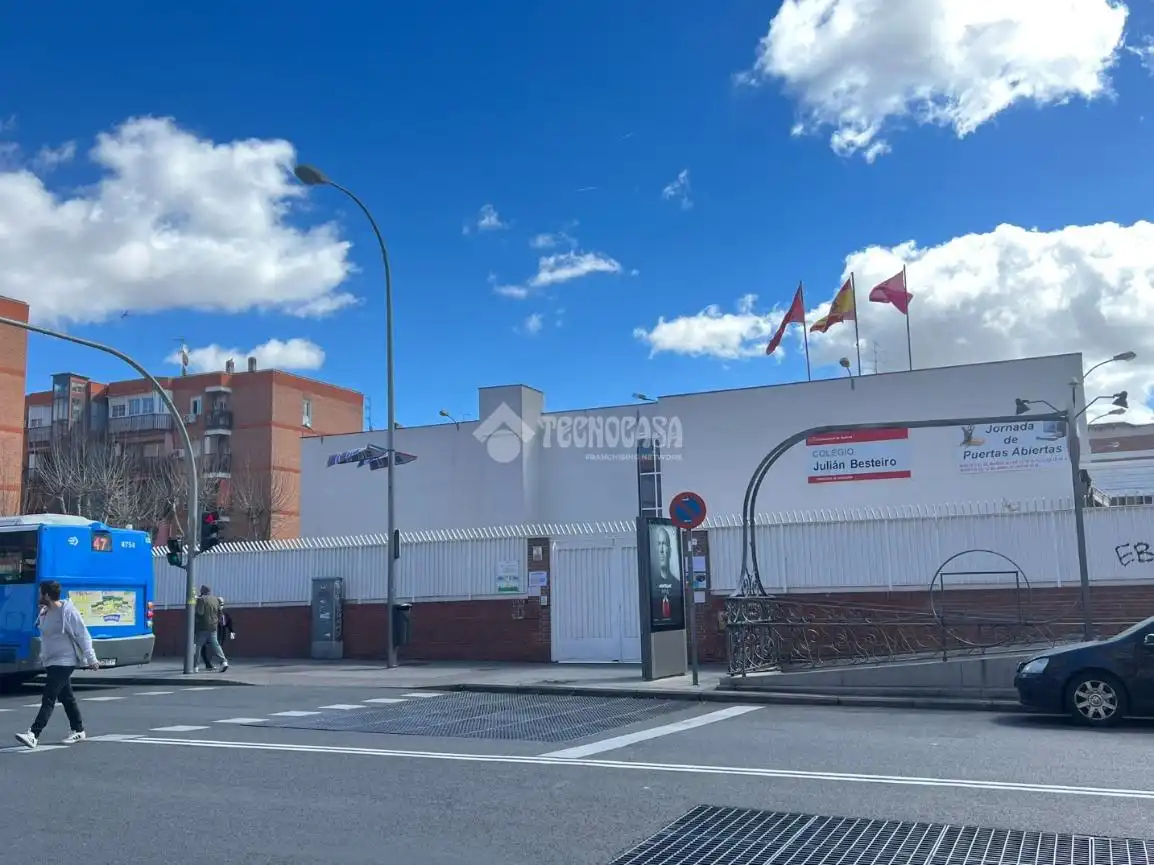 Vista exterior de Piso en venta en Madrid con Aire acondicionado y Calefacción