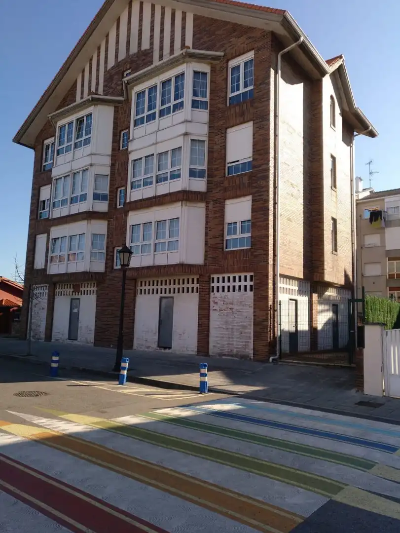 Local comercial en venda a Colindres, imagen 7