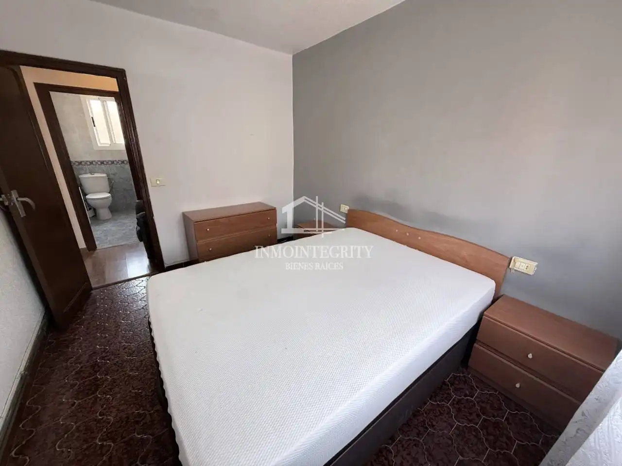 Habitación de Piso en venta en Castellón de la Plana / Castelló de la Plana con Aire acondicionado, Calefacción y Amueblado