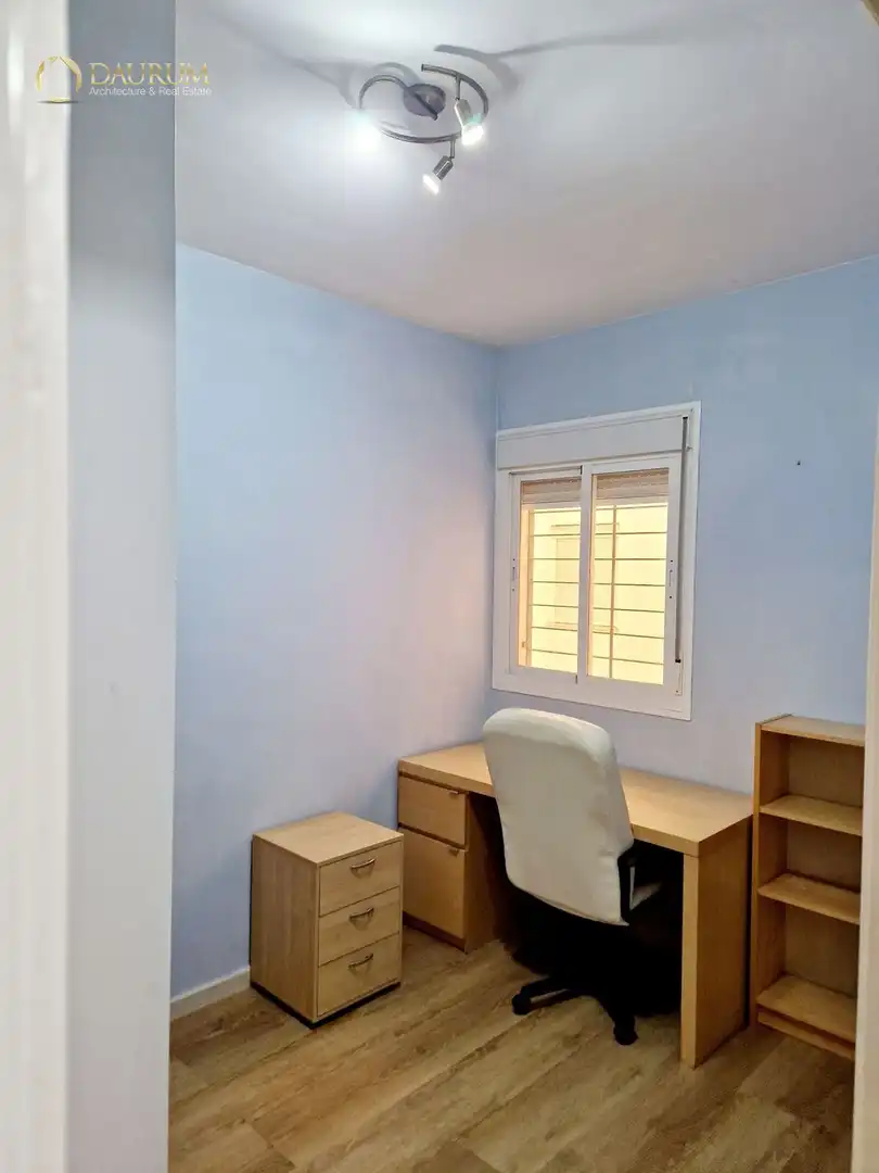 Dormitori de Pis en venda en Dos Hermanas amb Terrassa i Traster