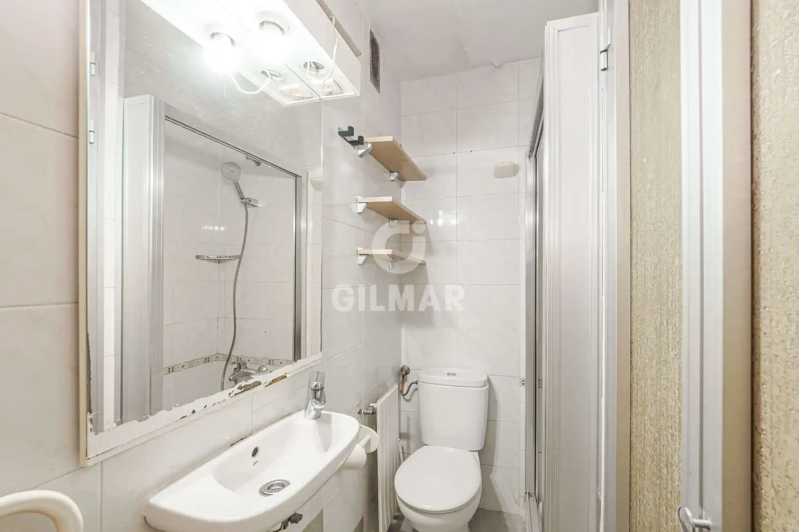 Baño de Piso en venta en Sevilla con Calefacción y Jardín privado
