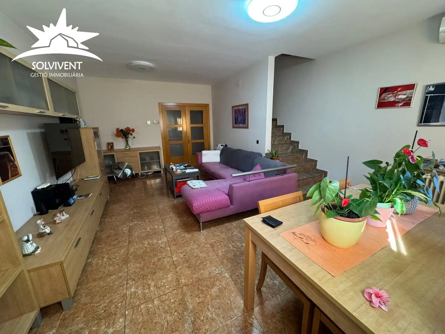 Sala de estar de Casa adosada en venta en La Palma de Cervelló con Aire acondicionado, Calefacción y Parquet