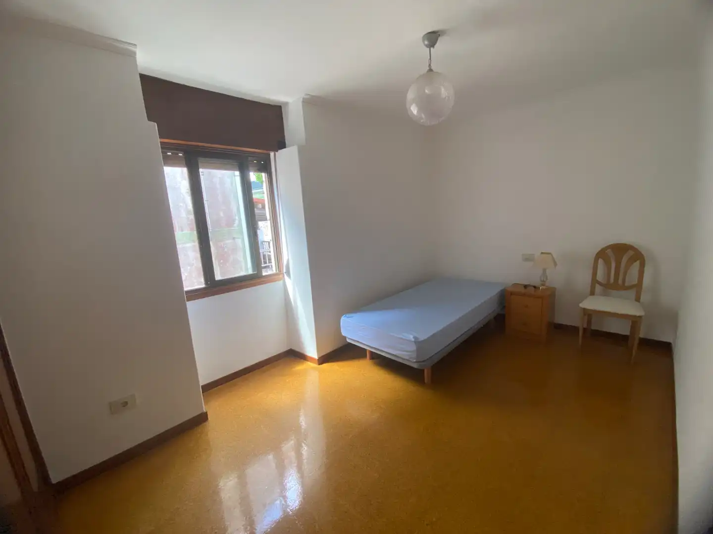 Habitación de Casa adosada en venta en Vigo  con Parquet