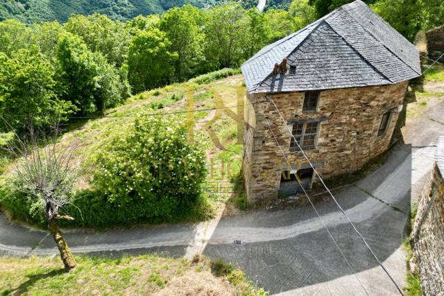 Casa-chalet en Venta en Vega de Valcarce