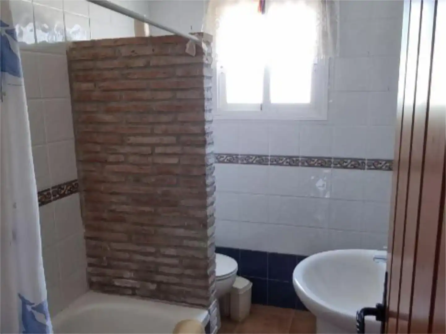 Baño de Piso en venta en Casarabonela con Aire acondicionado, Trastero y Amueblado