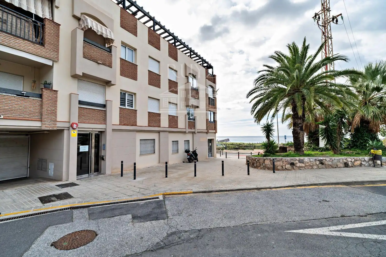 Vista exterior de Ático en venta en Salobreña con Aire acondicionado, Calefacción y Terraza