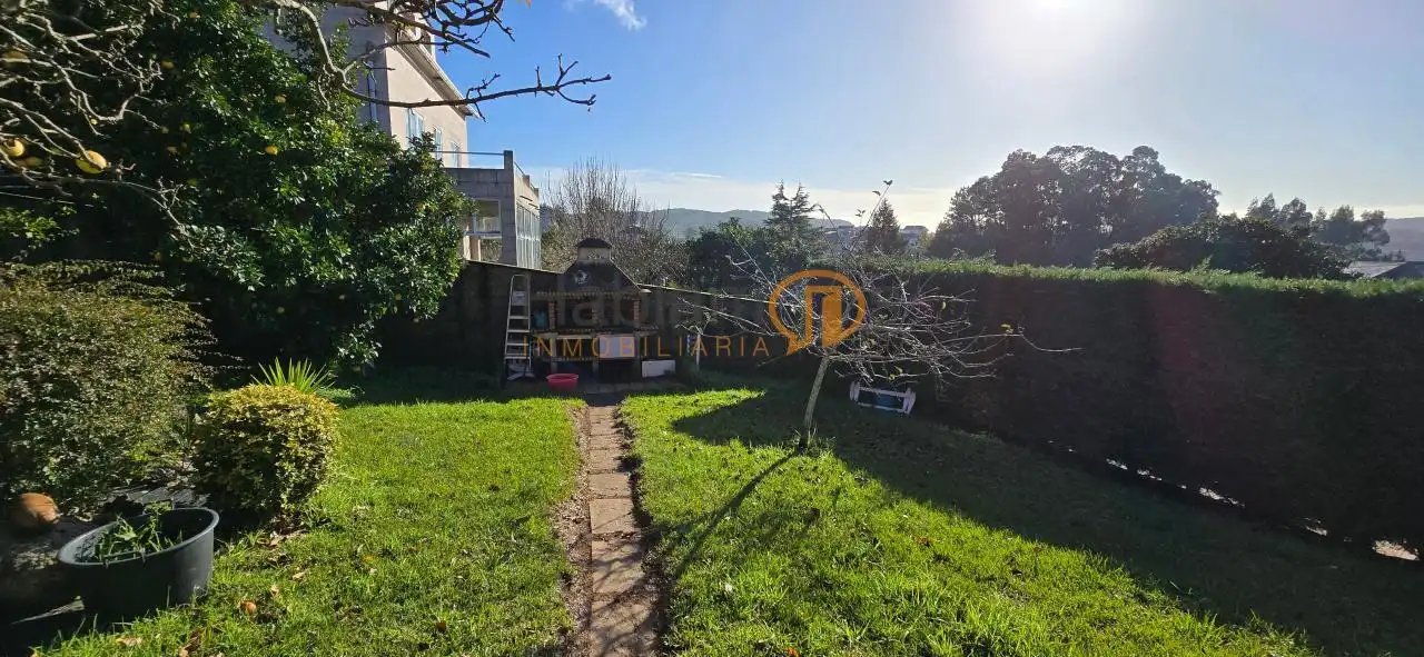 Casa o xalet en venda en Vilagarcía de Arousa amb Calefacció, Jardí privat i Terrassa