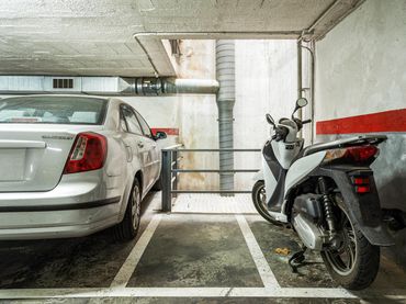 Single parking space for sale in Eixample