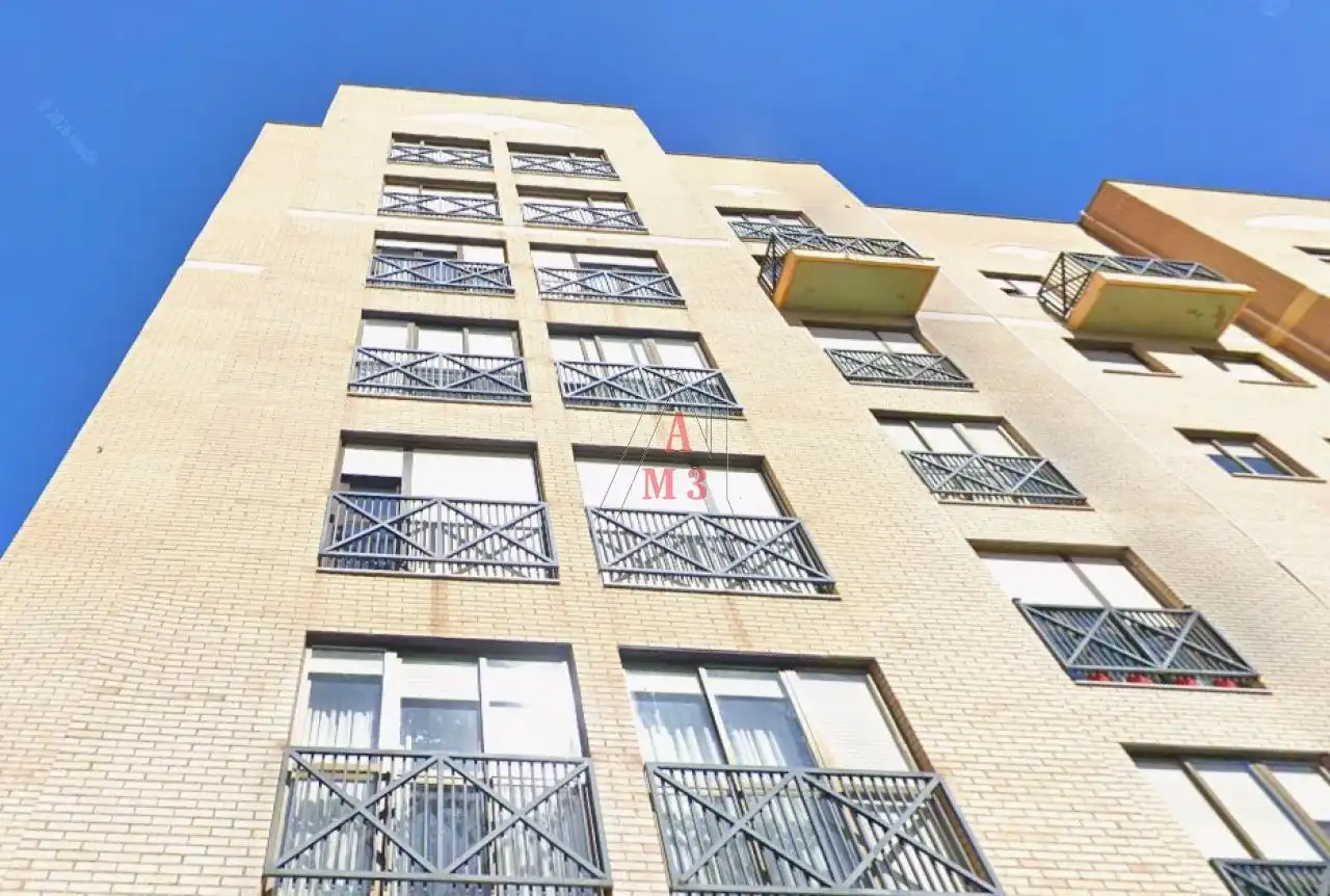 Exterior view of Flat for sale in León Capital   with Heating and Parquet flooring
