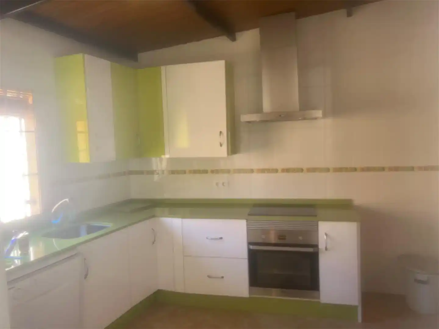 Cuina de Dúplex en venda en Arenales de San Gregorio amb Aire condicionat, Traster i Moblat