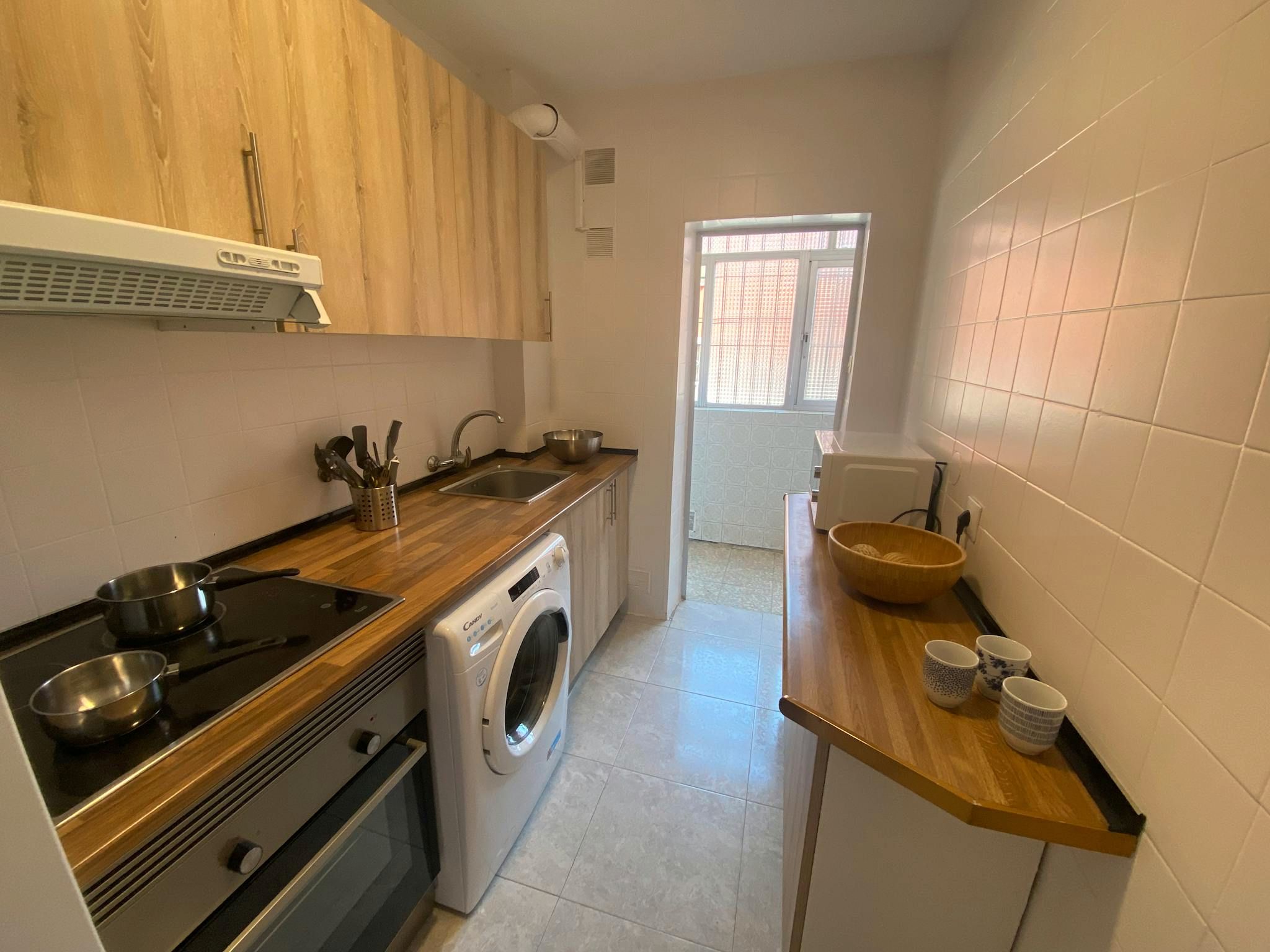 Cocina de Piso de alquiler en  Madrid Capital con Calefacción, Amueblado y Lavadora