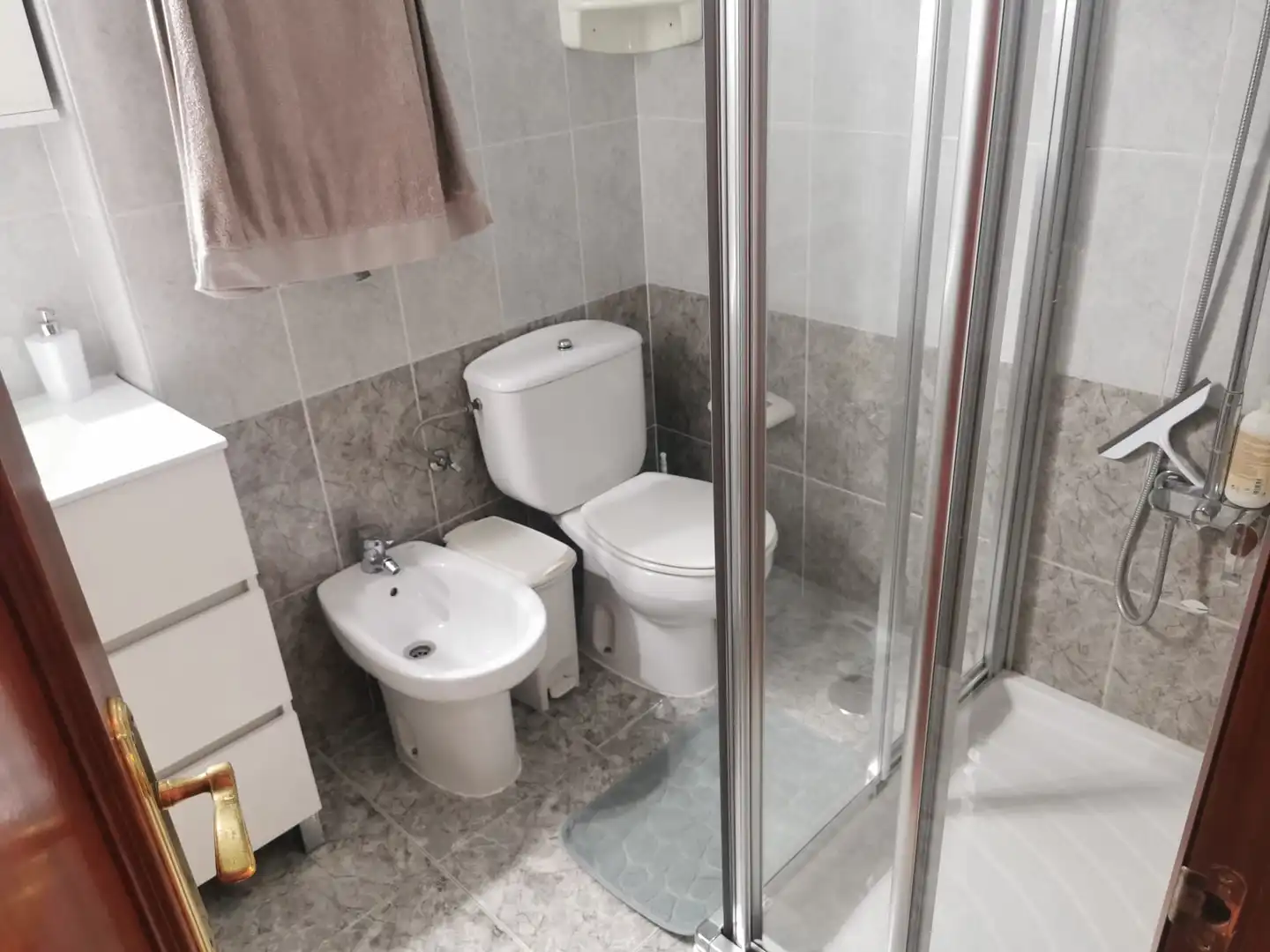 Baño de Piso en venta en Gijón  con Calefacción, Parquet y Trastero