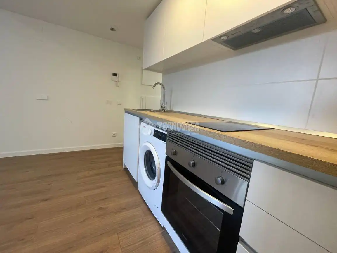 Cocina de Estudio en venta en San Sebastián de los Reyes con Aire acondicionado