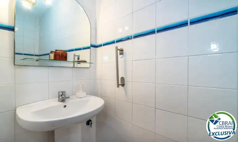 Casa aparellada amb piscina en venda a Muga - Gran Reserva - Badia, imagen 21