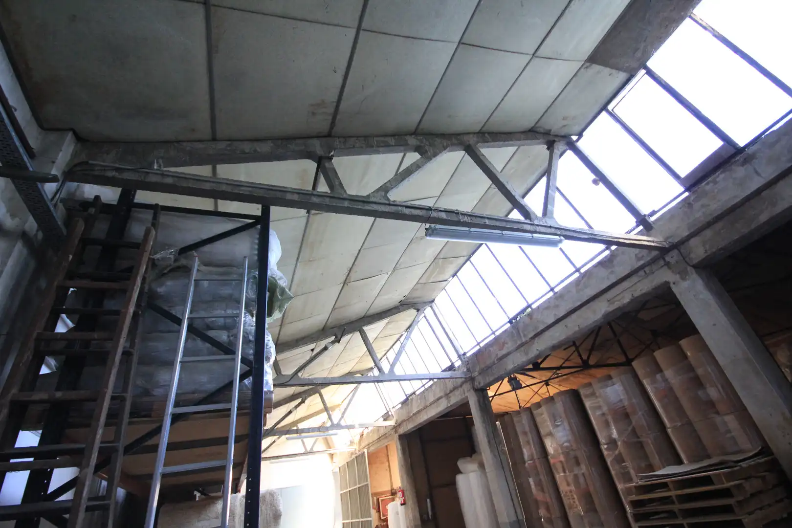 Vista exterior de Nave industrial en venta en La Roca del Vallès con Alarma