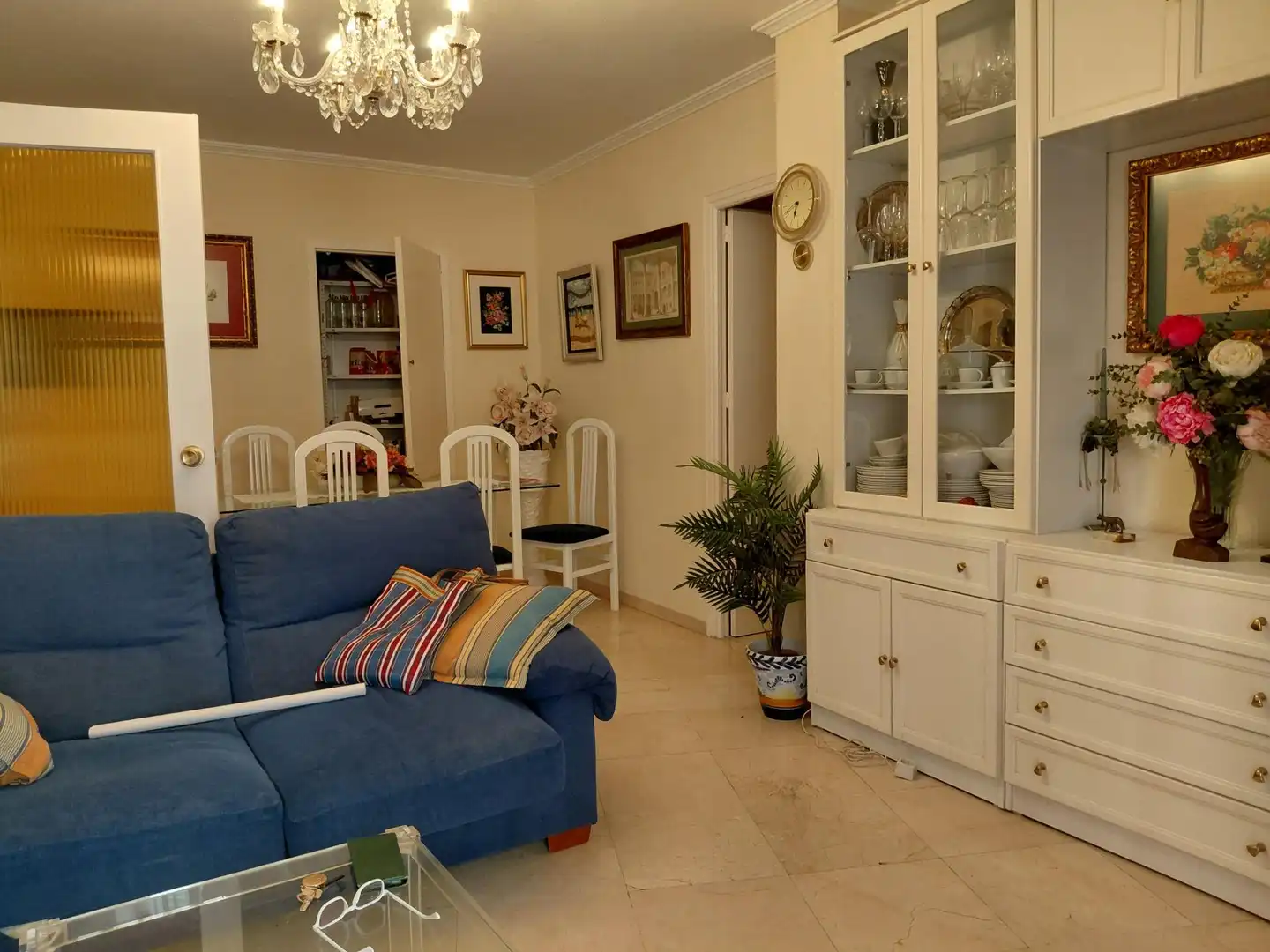 Living room of Flat for sale in Sevilla  with Air Conditioner, Heating and Storage room