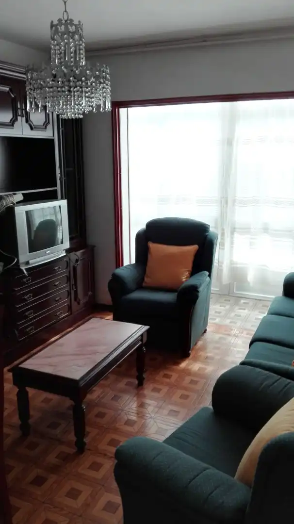 Sala d'estar de Pis de lloguer en Santiago de Compostela  amb Calefacció, Moblat i Forn