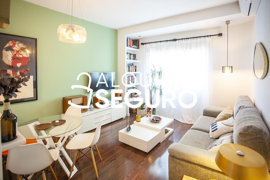 Sala d'estar de Pis de lloguer en  Madrid Capital amb Aire condicionat, Calefacció i Moblat