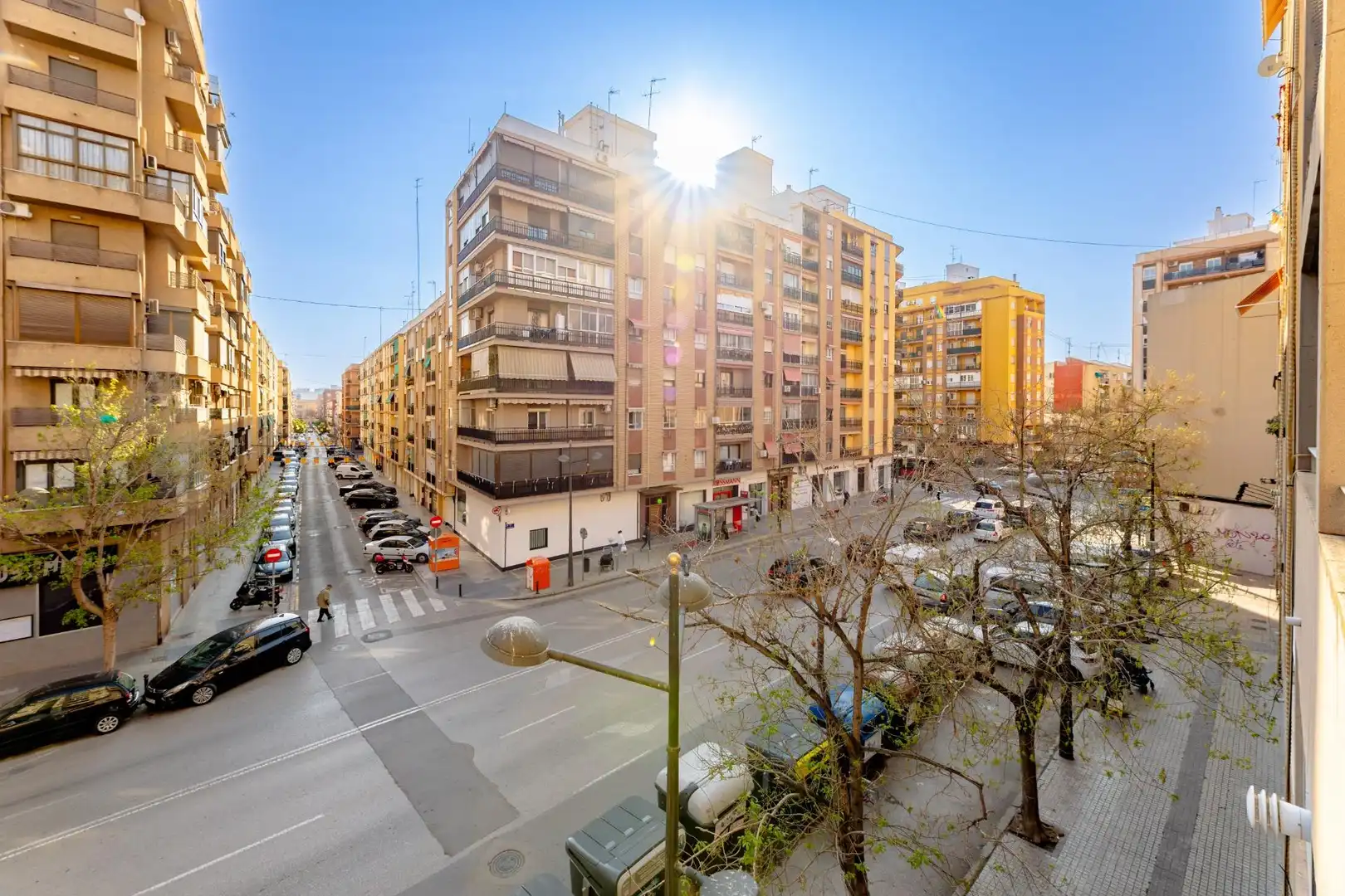 Vista exterior de Piso en venta en Valencia con Trastero, Balcón y Alarma