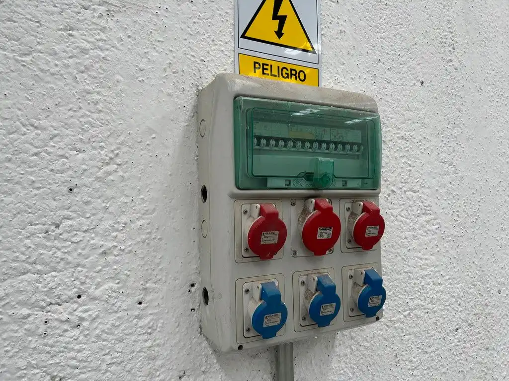 Nau industrial de lloguer a Rúa Jesús Fernández Pita, imagen 5