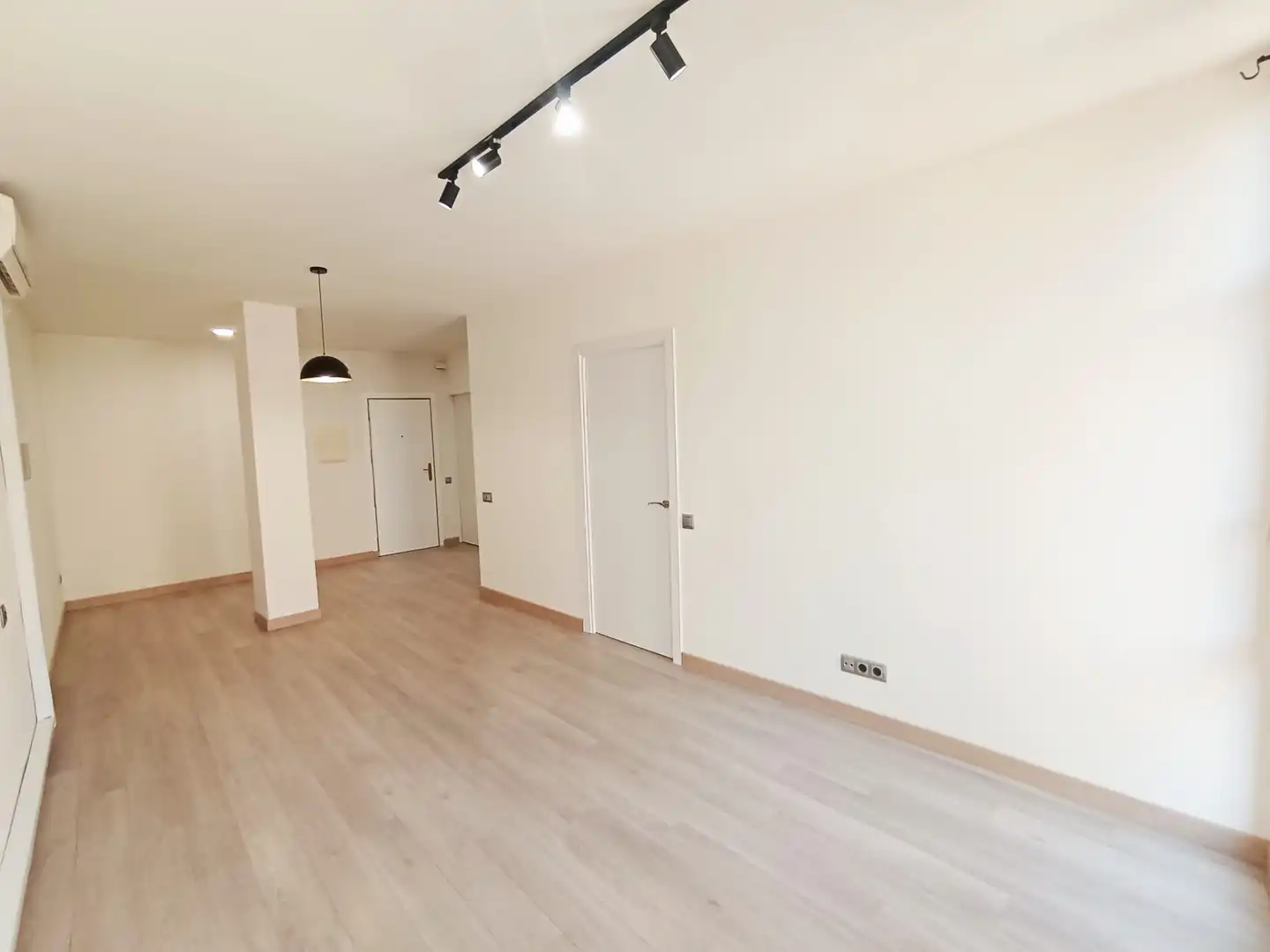 Flat for rent in Vall, Barri del Centre