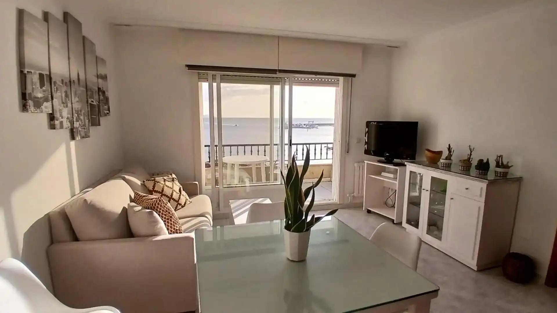 Wohnzimmer von Wohnung zur Miete in Sanxenxo mit Möbliert