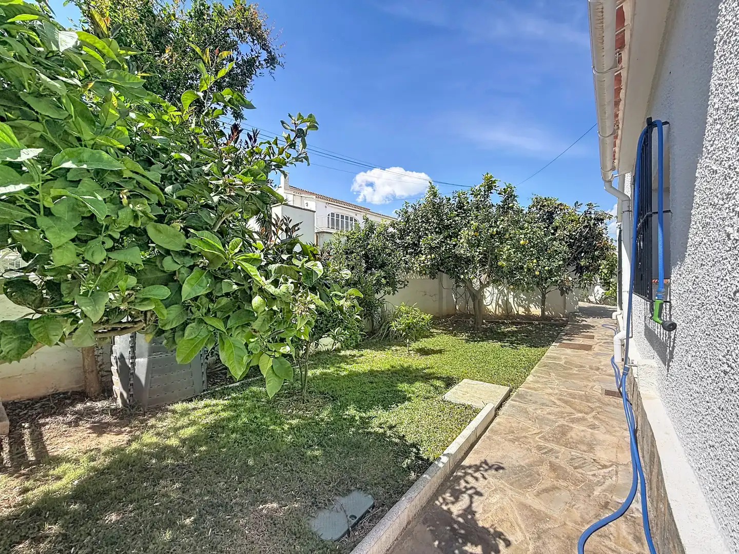 Jardí de Casa o xalet en venda en Manilva amb Aire condicionat, Jardí privat i Terrassa