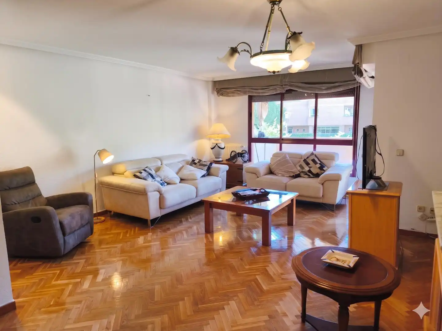 Sala de estar de Piso de alquiler en Pozuelo de Alarcón con Calefacción, Jardín privado y Terraza