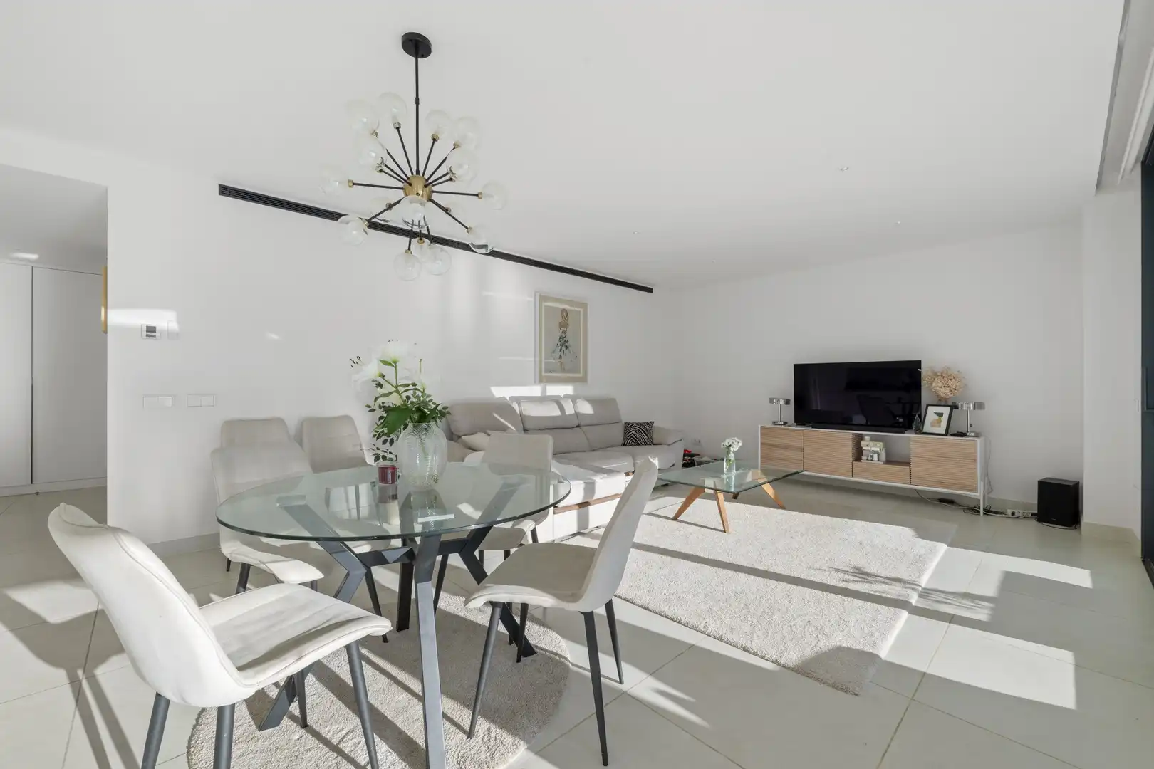 Sala d'estar de Planta baixa en venda en Fuengirola amb Aire condicionat, Jardí privat i Terrassa