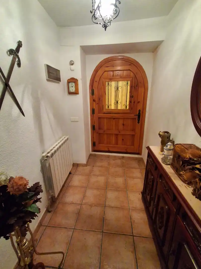 Casa adosada en venta en Eslava con Calefacción, Terraza y Amueblado